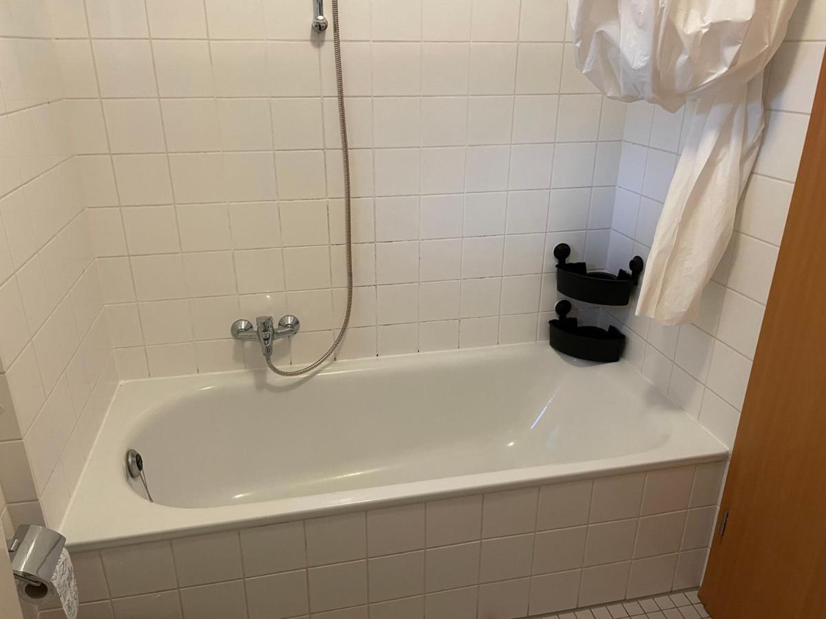 Ferienwohnung Mit 2 Zimmer, Kueche, Bad, In ซาร์บรึคเคน ภายนอก รูปภาพ